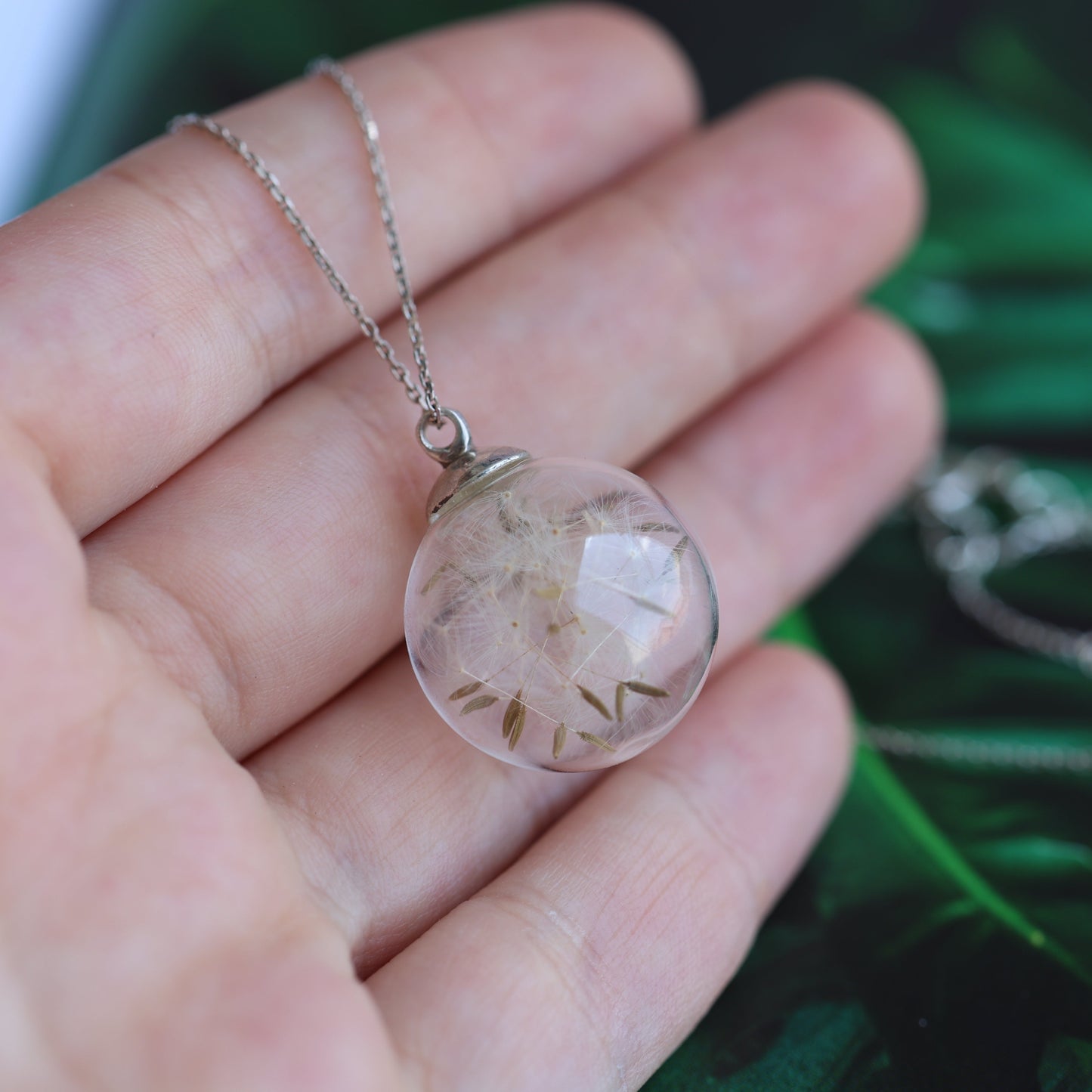 Ձեռագործ վզնոց արծաթյա հիմքով "Երազանք պահիր"