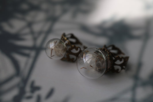 Vintage-Inspired Dandelion Seed ring