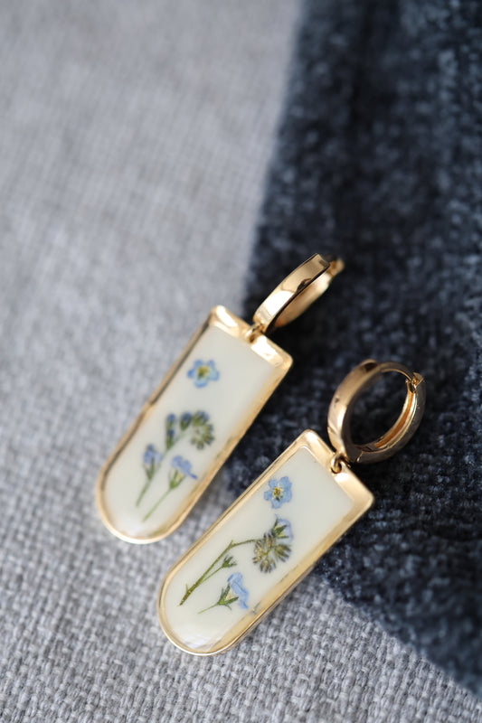 Nature Earrings with real forget me not flowers
