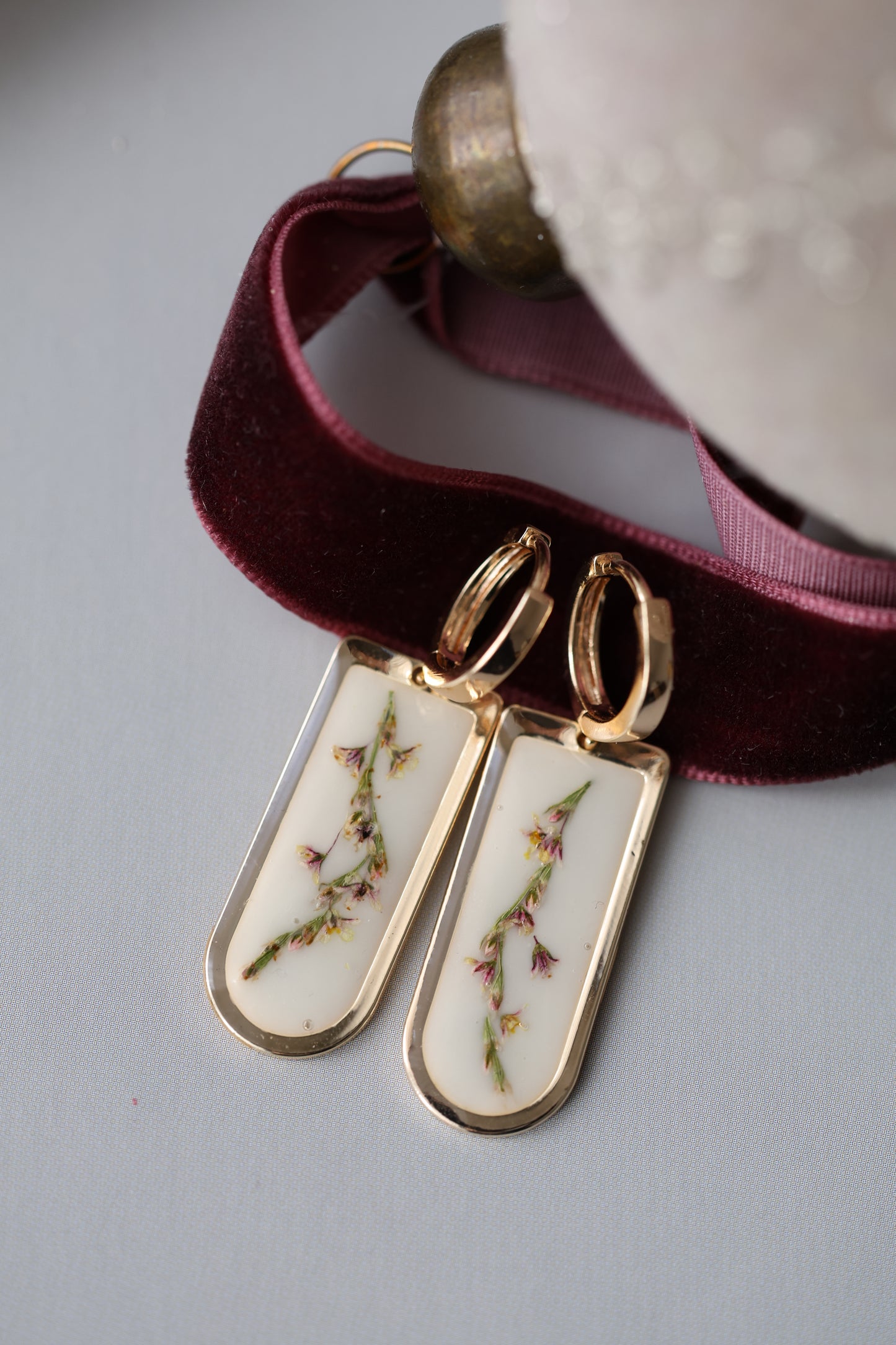 Earrings White WildFlower on gold
