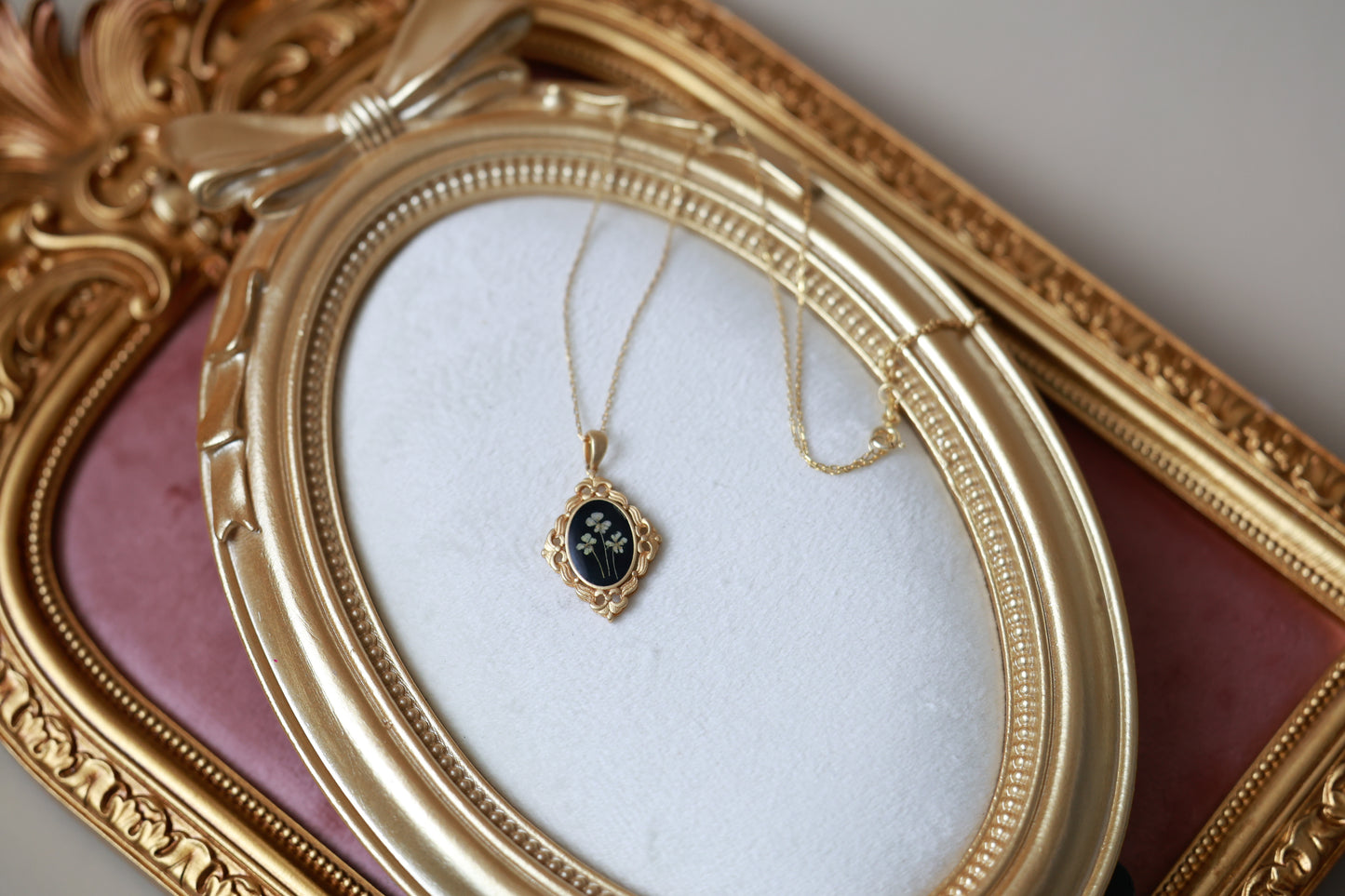 Elegant Vintage Inspired Natural necklace