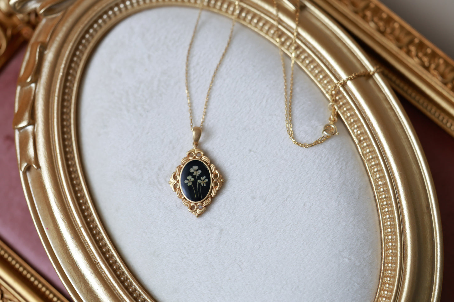 Elegant Vintage Inspired Natural necklace