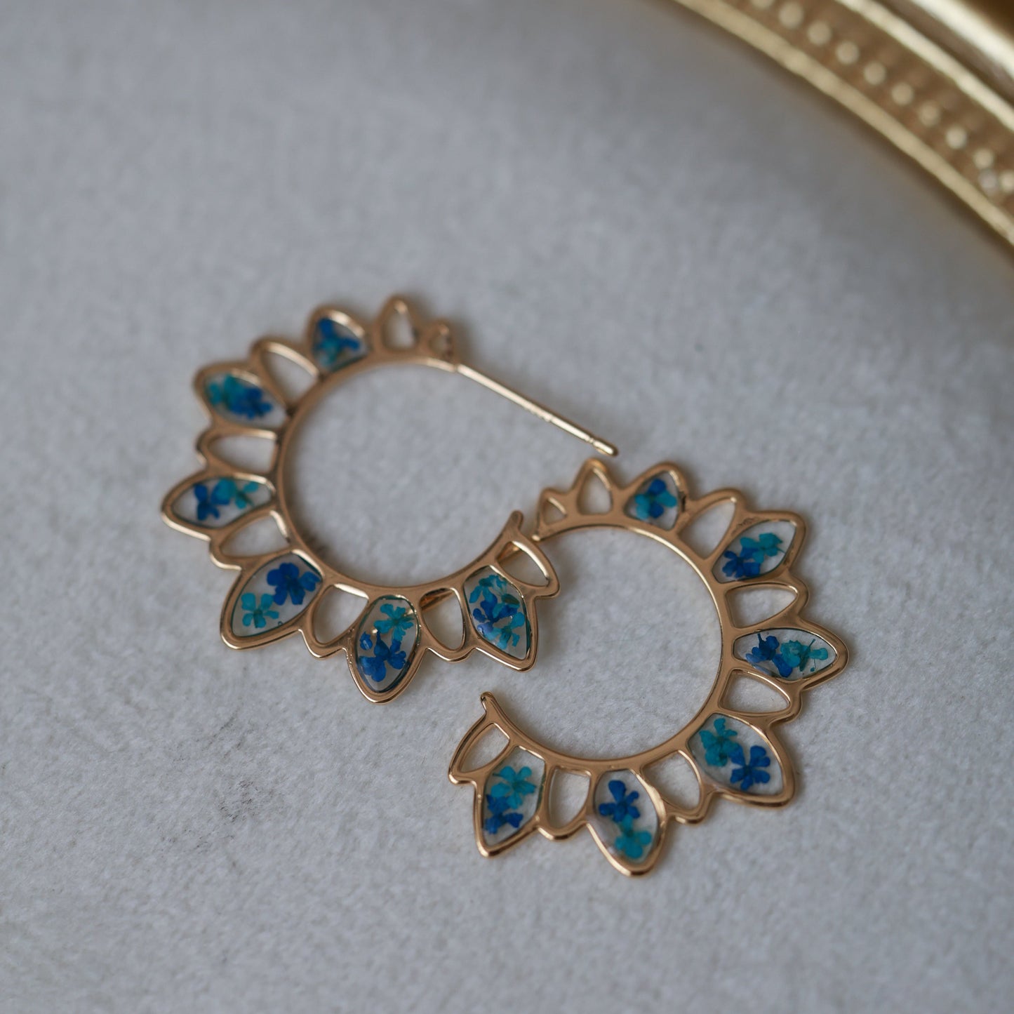 Ձեռագործ Արև ականջօղեր բնական կապույտ ծաղիկներով