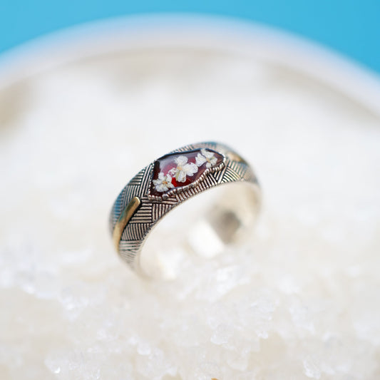 Արծաթյա մատանի "White flower on Red"