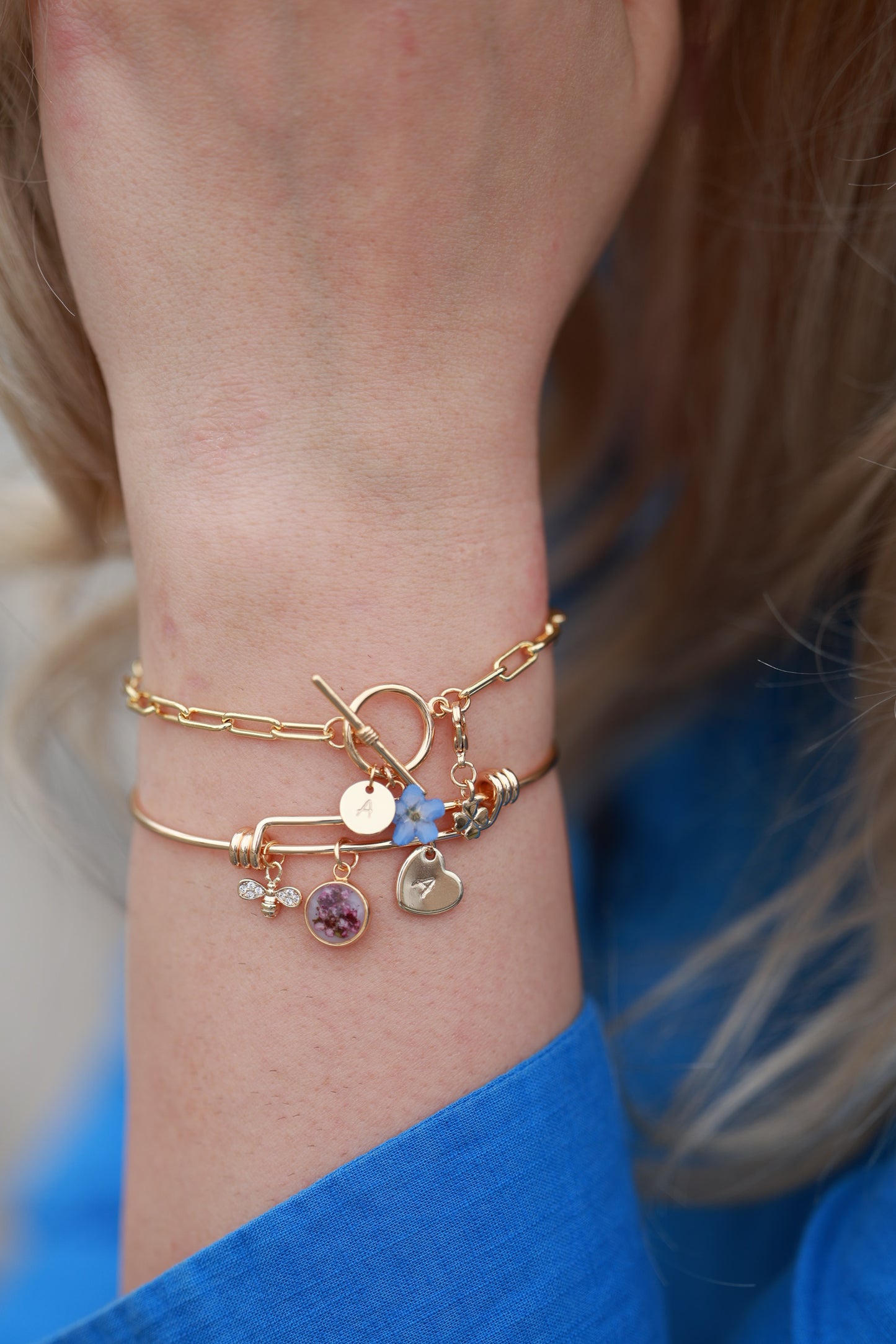 Gold plated bracelet with initial charm and forget me not flowers