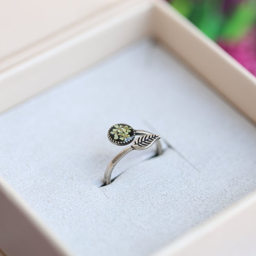 Leaf Design Ring with Dried Real white flower