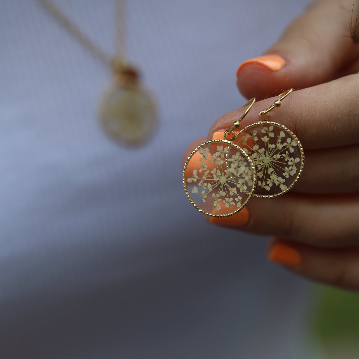 Ձեռագործ ականջօղեր բնական չորացրած ծաղիկներից