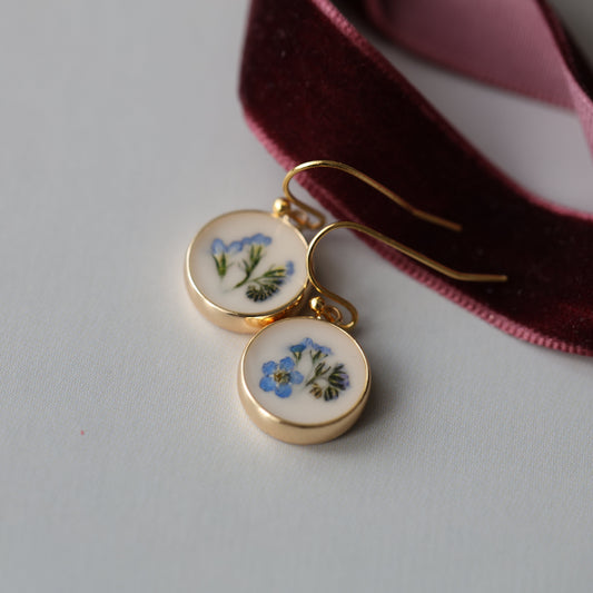 Ձեռագործ նուրբ ականջօղեր "Soft Bloom" բնական կապույտ ծաղիկներով