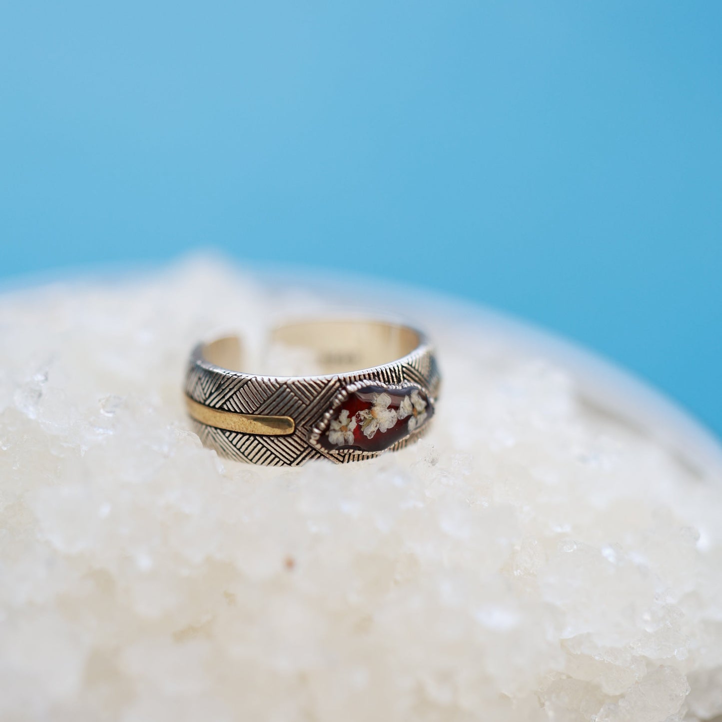 Արծաթյա մատանի "White flower on Red"