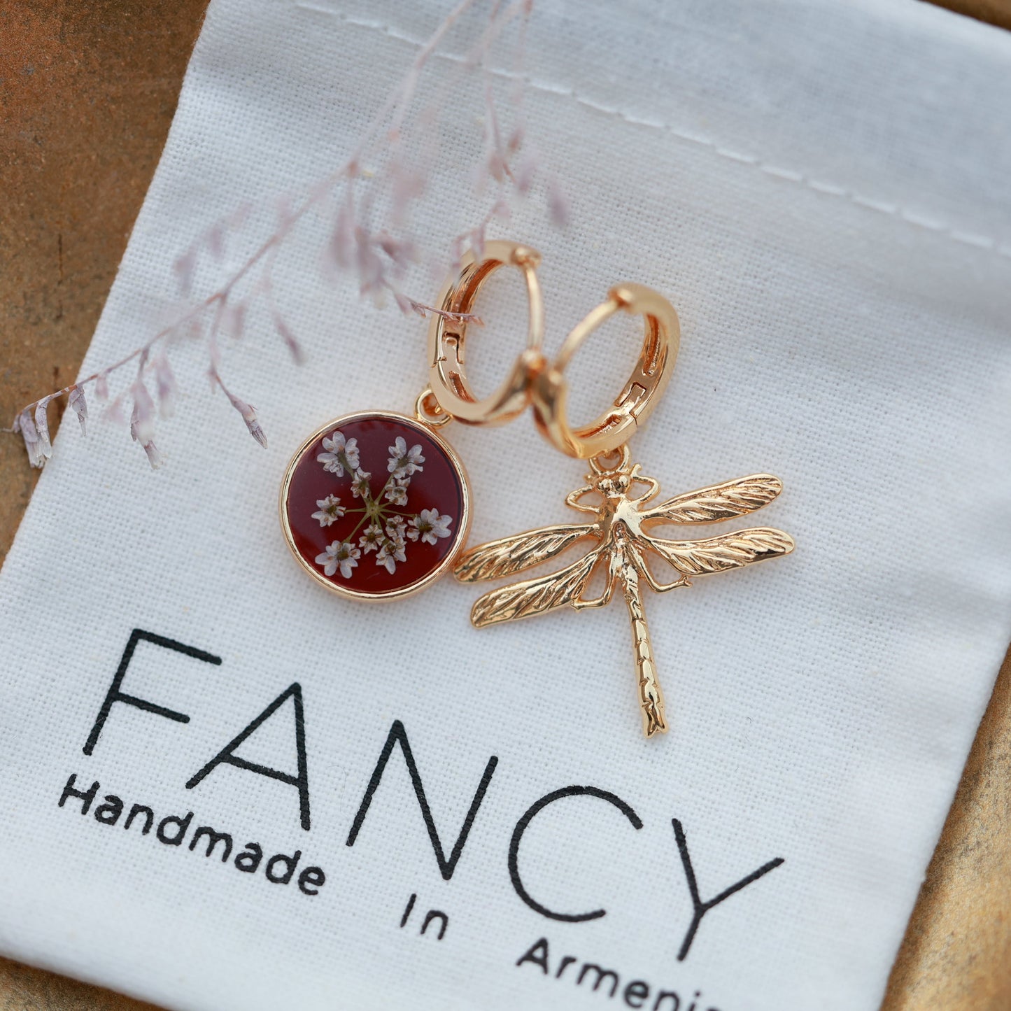 Ձեռագործ ասիմետրիկ ականջօղեր "DragonFly & Deep Red"