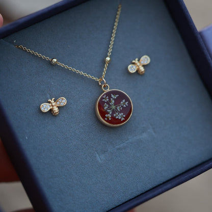 Հավաքածու "Burgundy Flower & Tiny Bee"