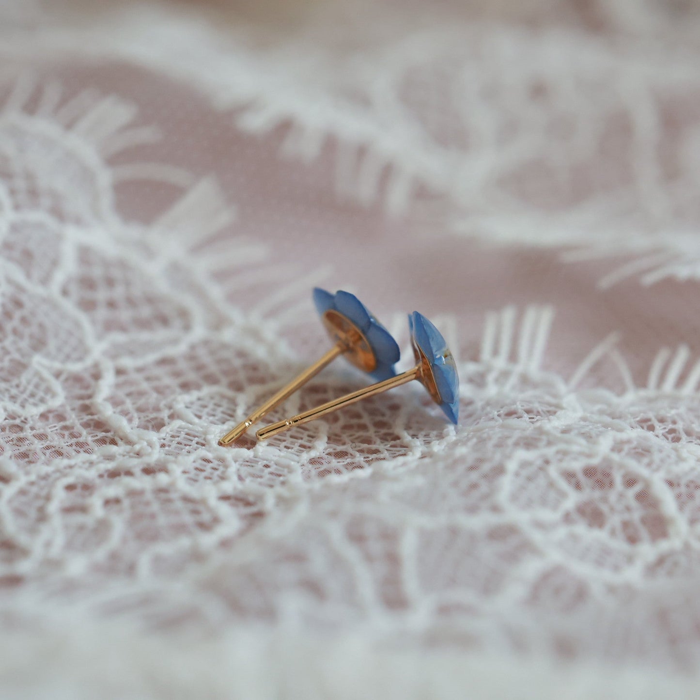 Նուրբ "Tiny Blossom" ականջօղեր