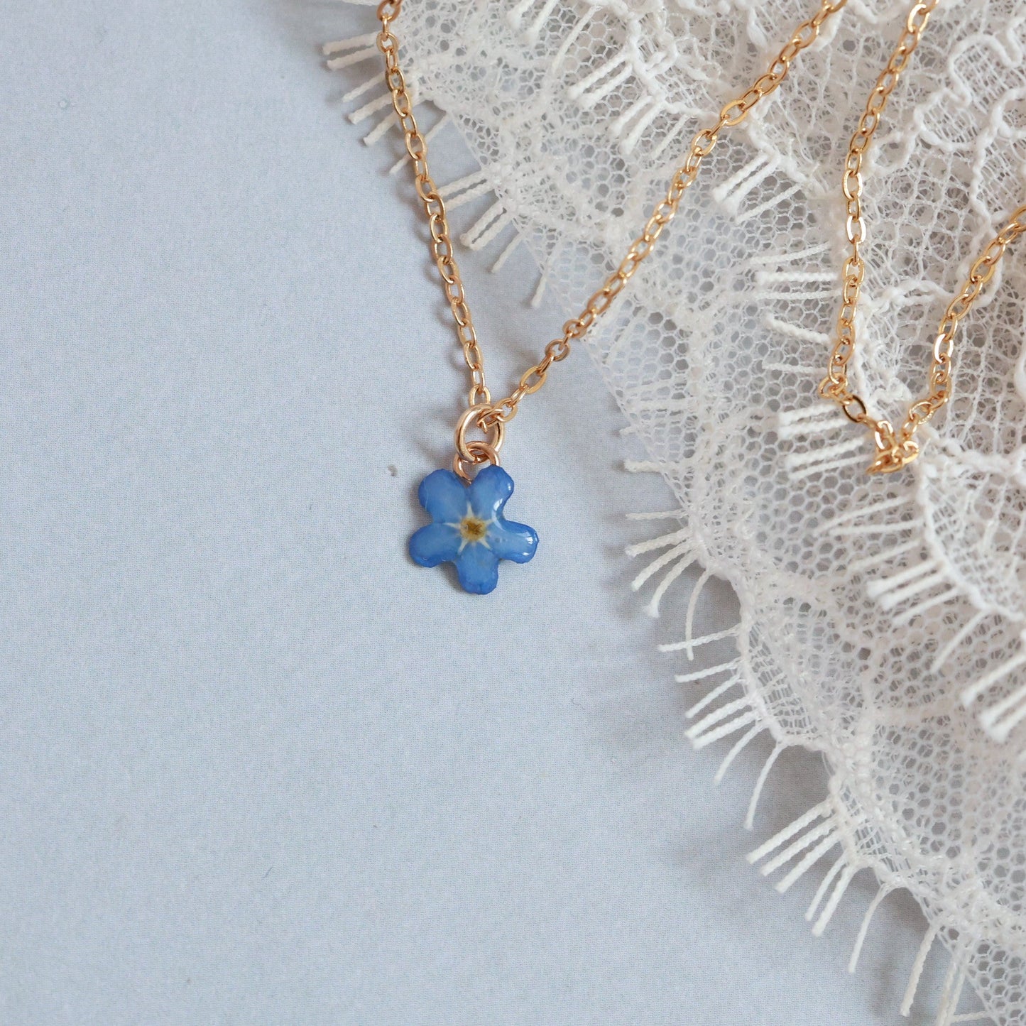 Ձեռագործ վզնոց "A Little Bloom to Remember" բնական անմոռուկով